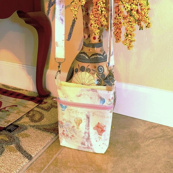 Handmade Pastel Cotton Crossbody Bag with Lining and Magnetic Snap Closure - Picture 8 of 10